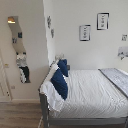 The Broadway Rooms Leicester Bagian luar foto
