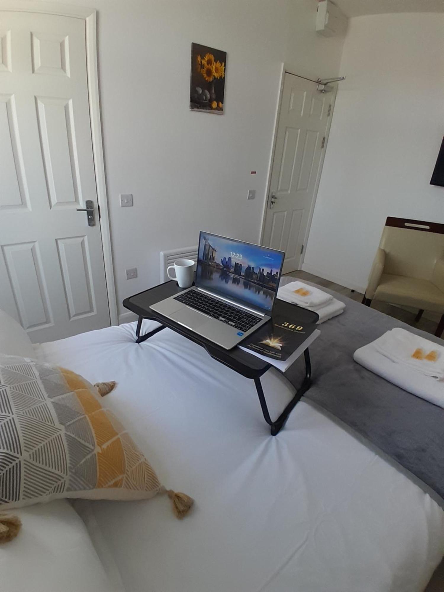 The Broadway Rooms Leicester Bagian luar foto