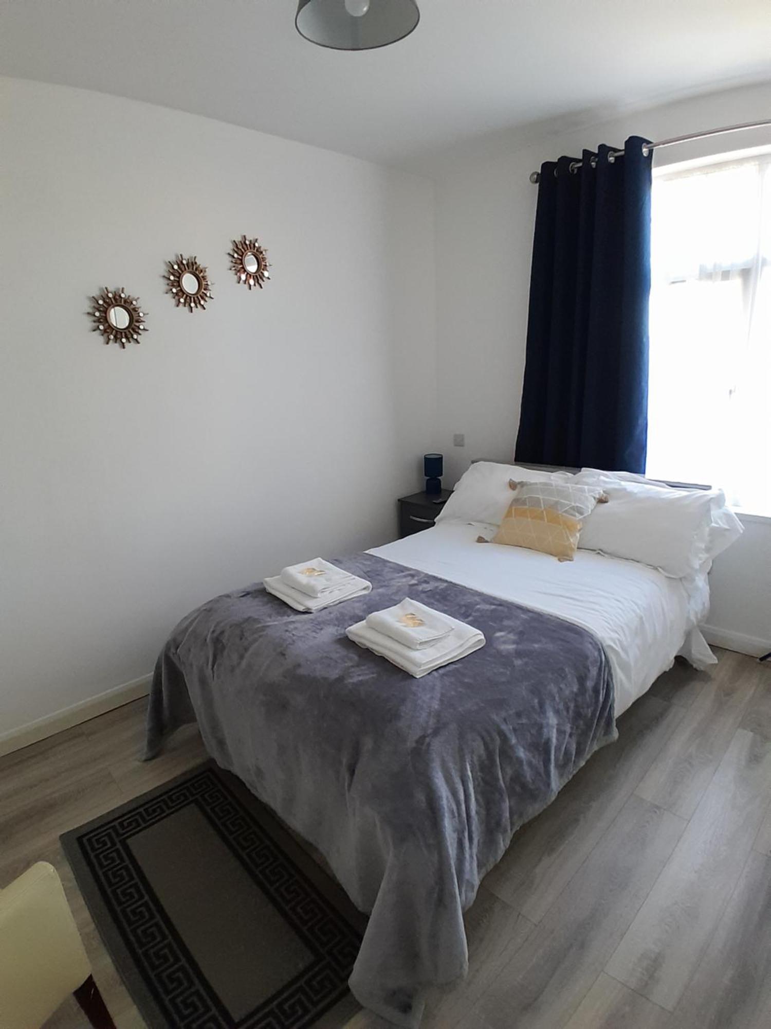The Broadway Rooms Leicester Bagian luar foto