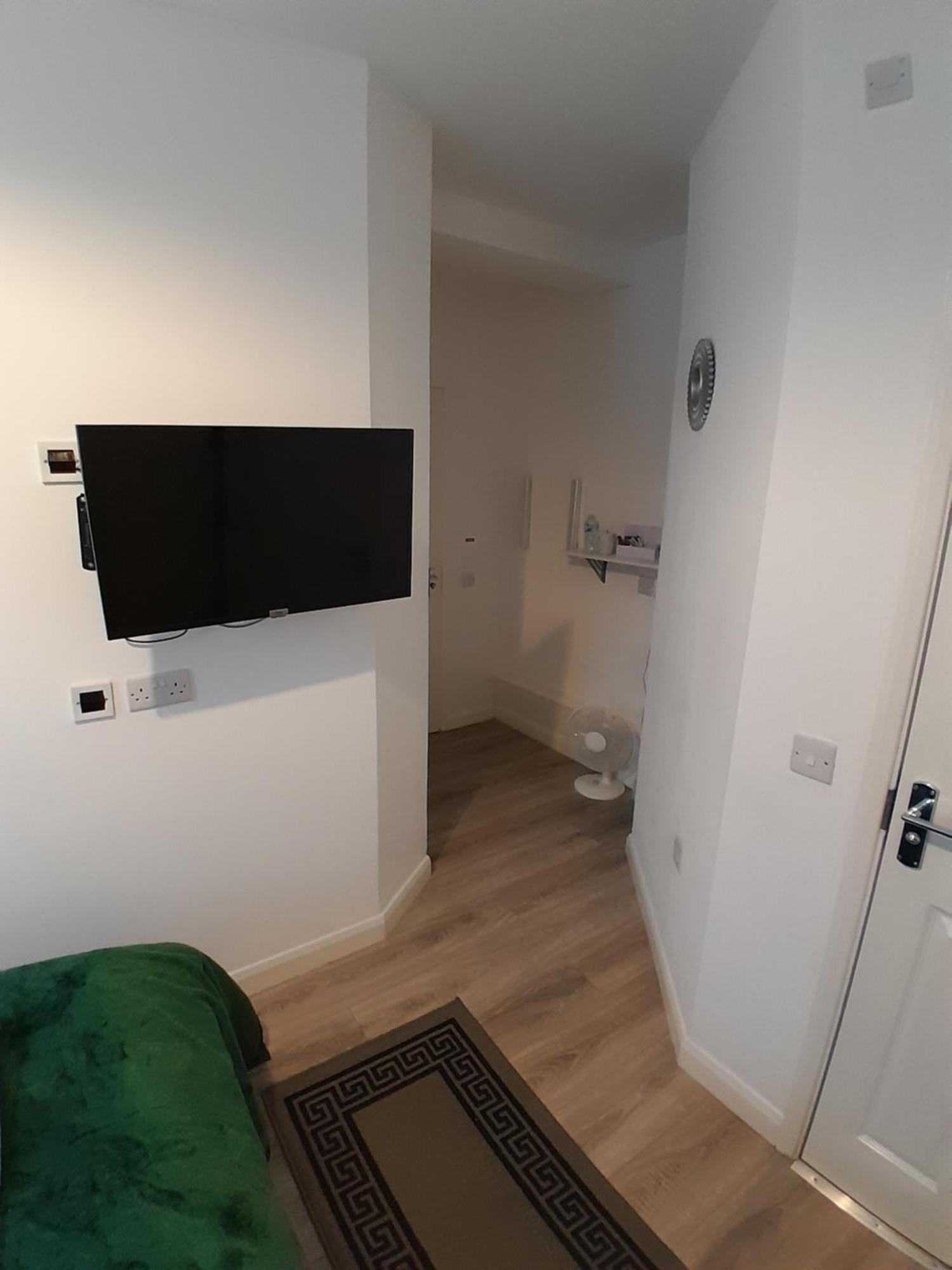 The Broadway Rooms Leicester Bagian luar foto