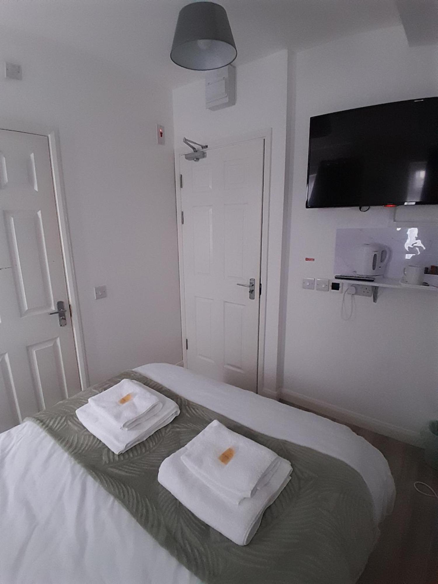 The Broadway Rooms Leicester Bagian luar foto