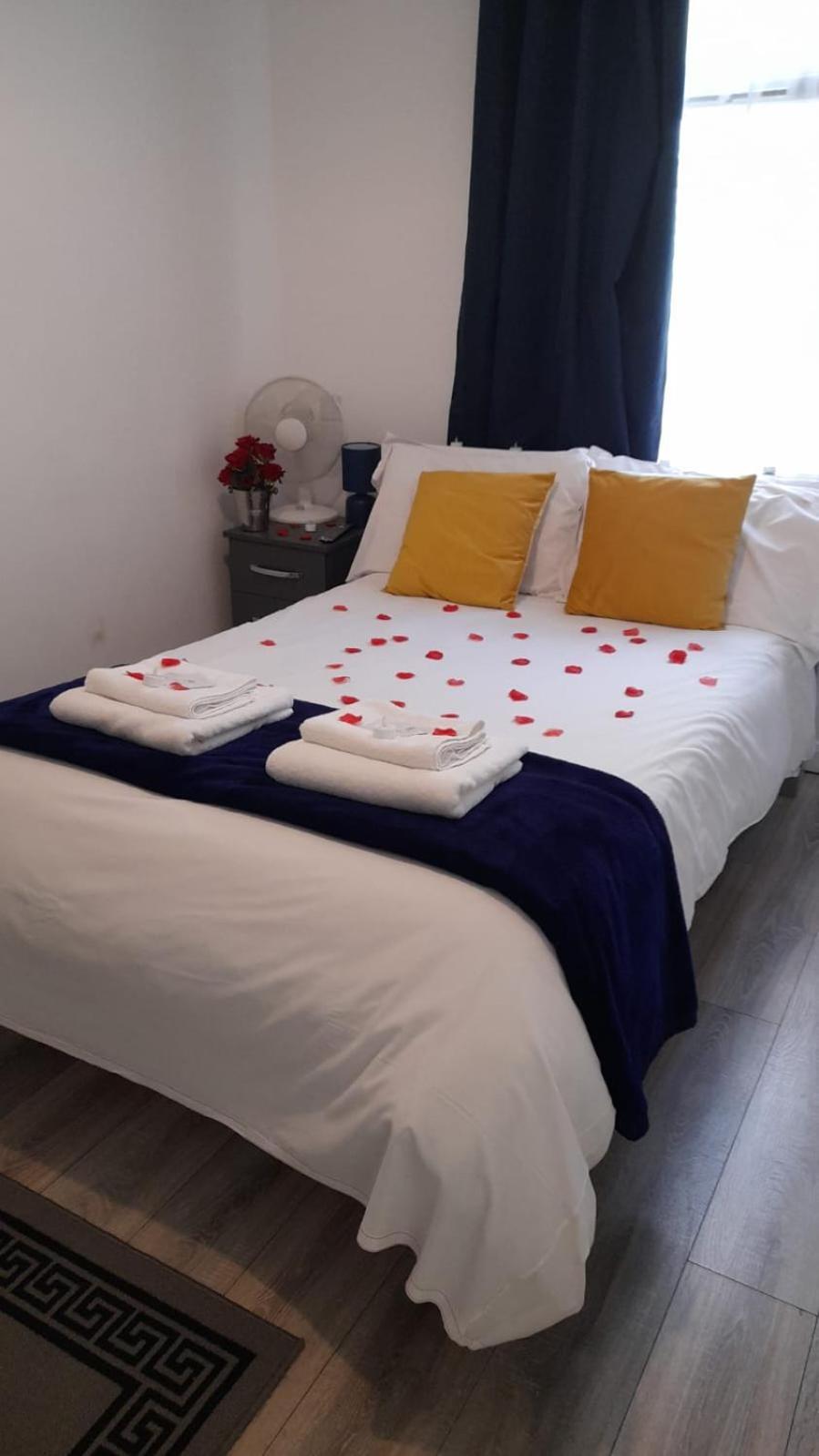 The Broadway Rooms Leicester Bagian luar foto