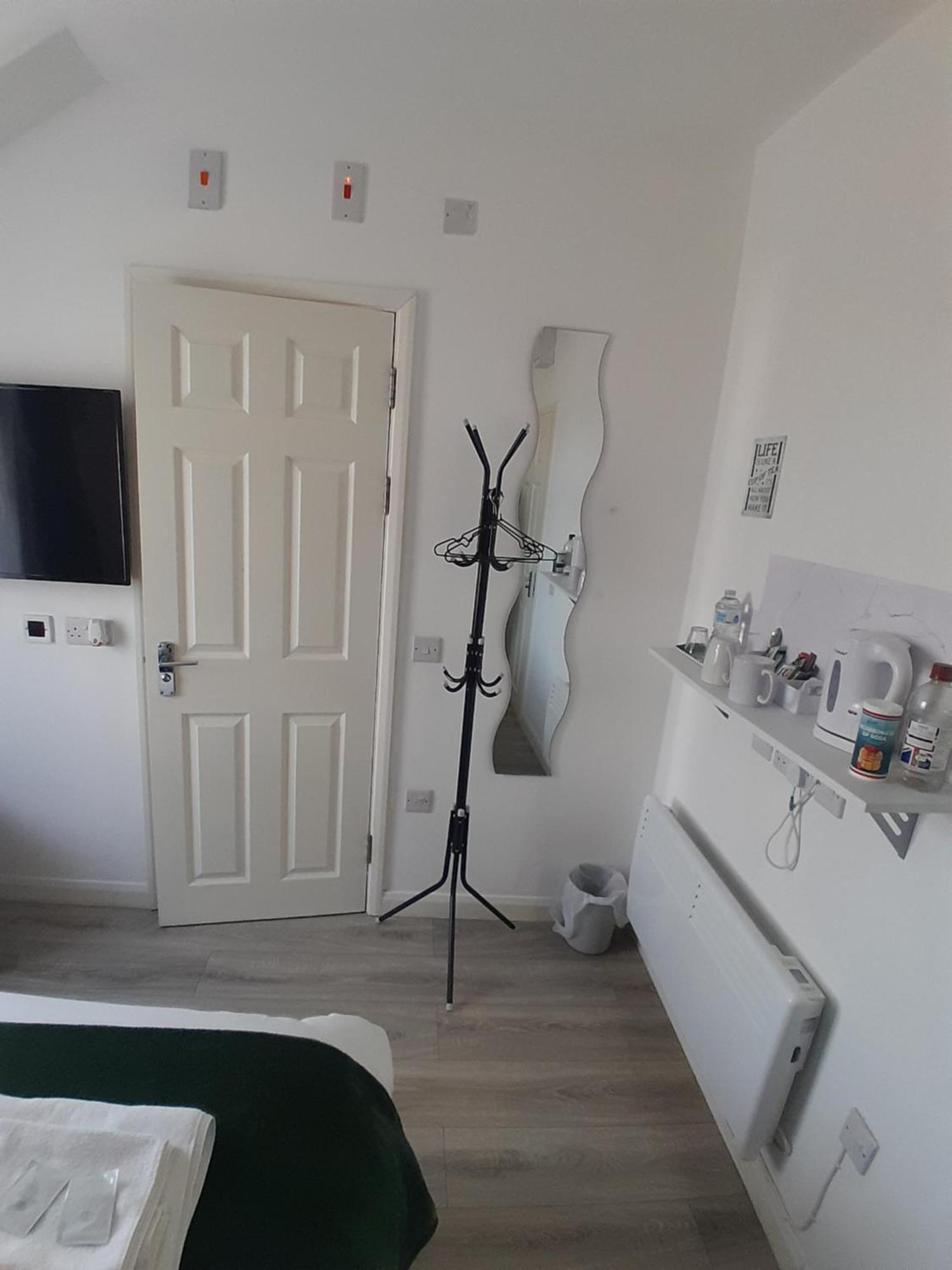 The Broadway Rooms Leicester Bagian luar foto