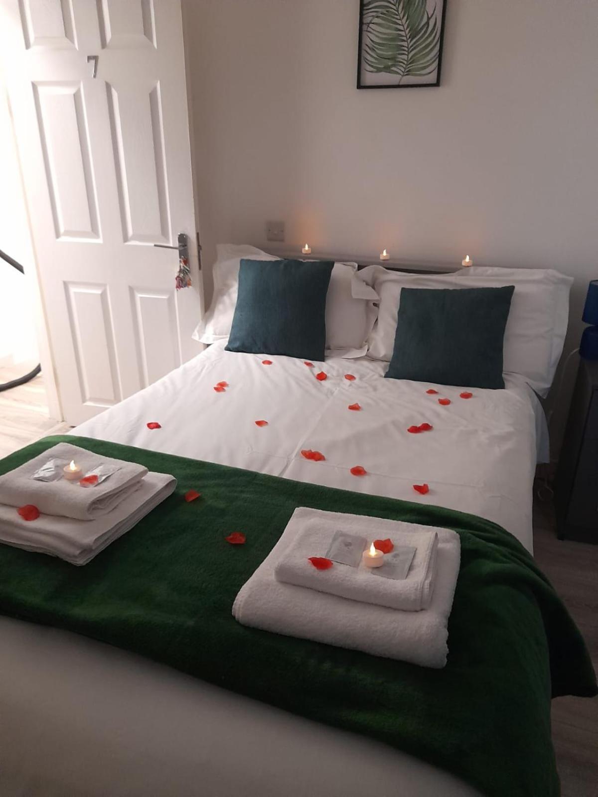 The Broadway Rooms Leicester Bagian luar foto