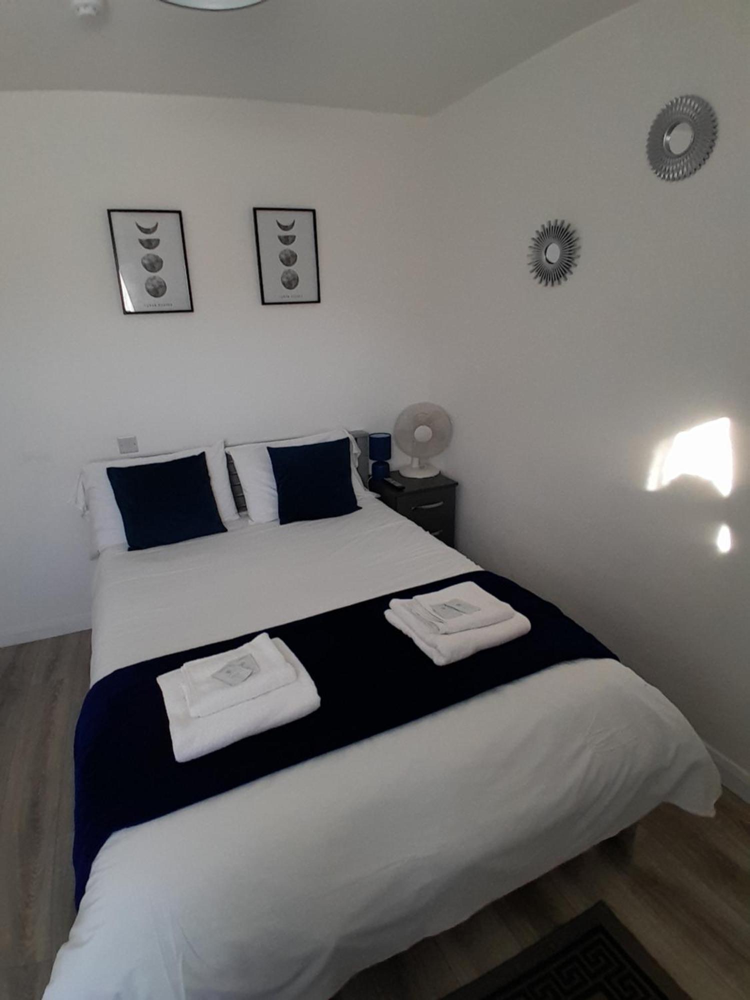 The Broadway Rooms Leicester Bagian luar foto