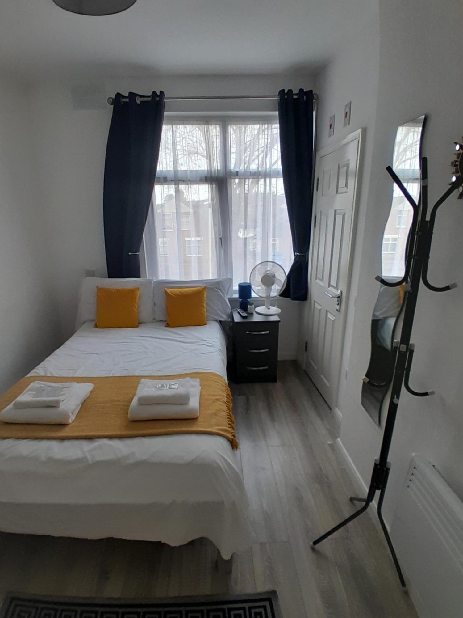 The Broadway Rooms Leicester Bagian luar foto