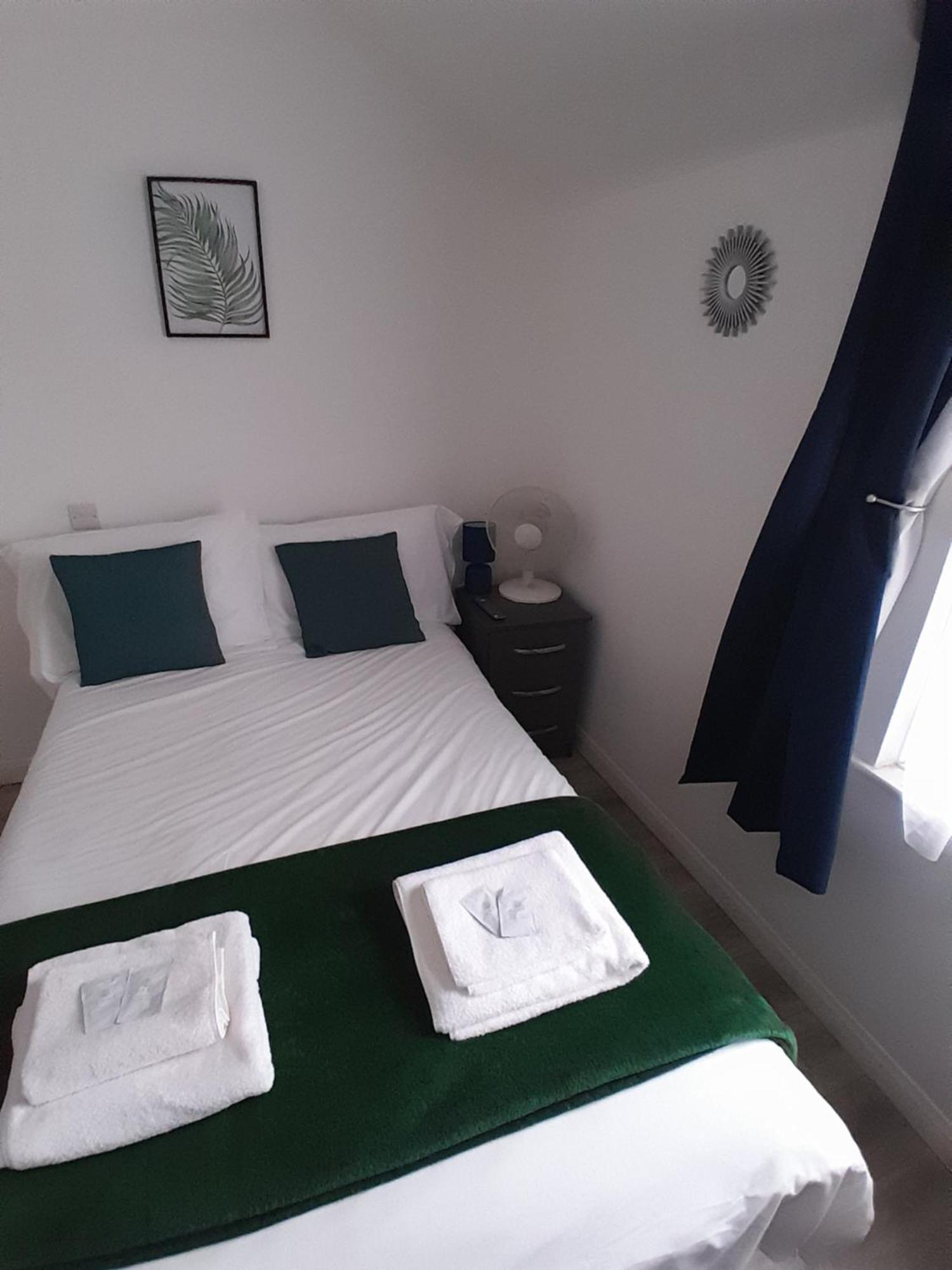 The Broadway Rooms Leicester Bagian luar foto