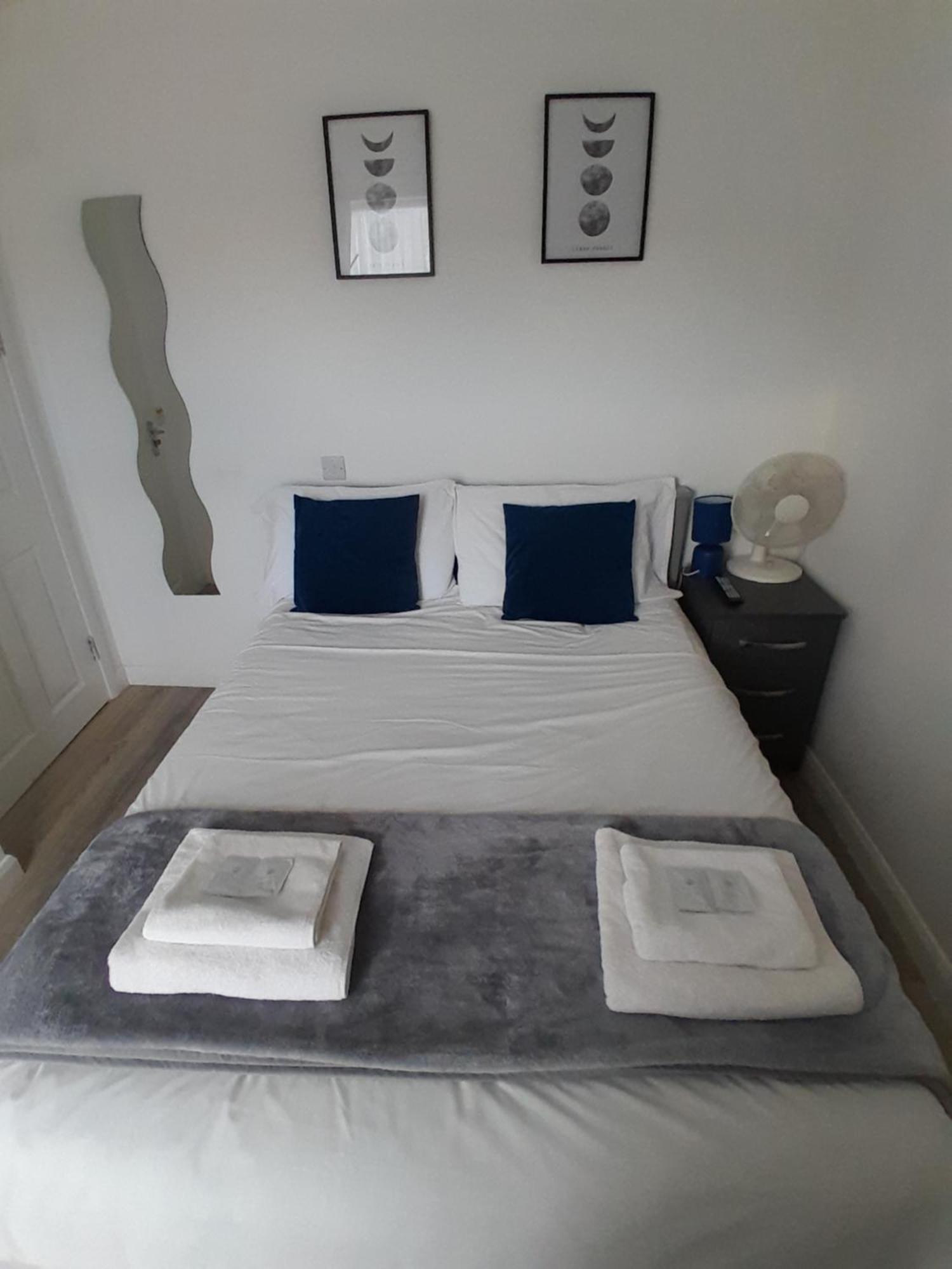 The Broadway Rooms Leicester Bagian luar foto