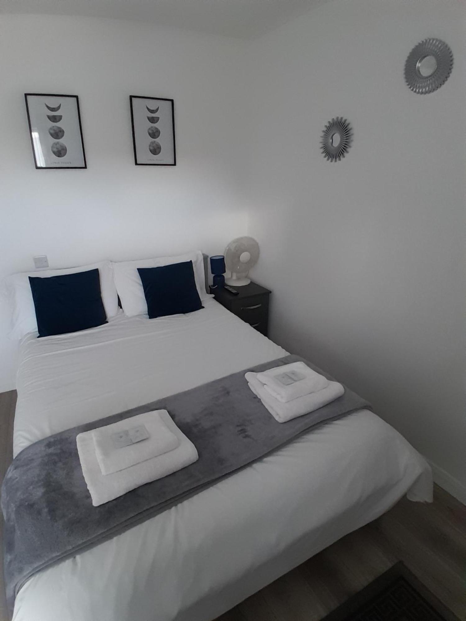 The Broadway Rooms Leicester Bagian luar foto