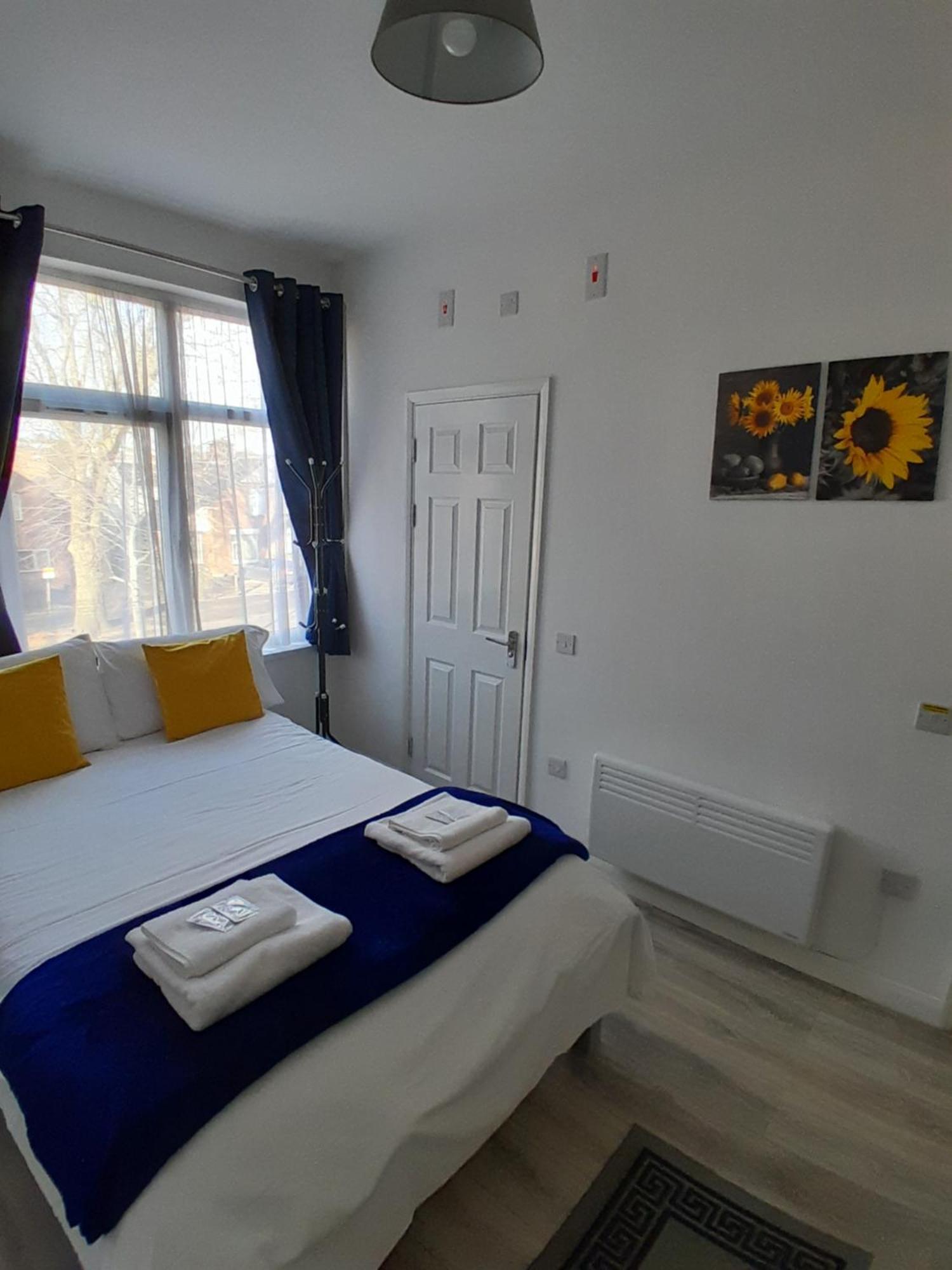 The Broadway Rooms Leicester Bagian luar foto