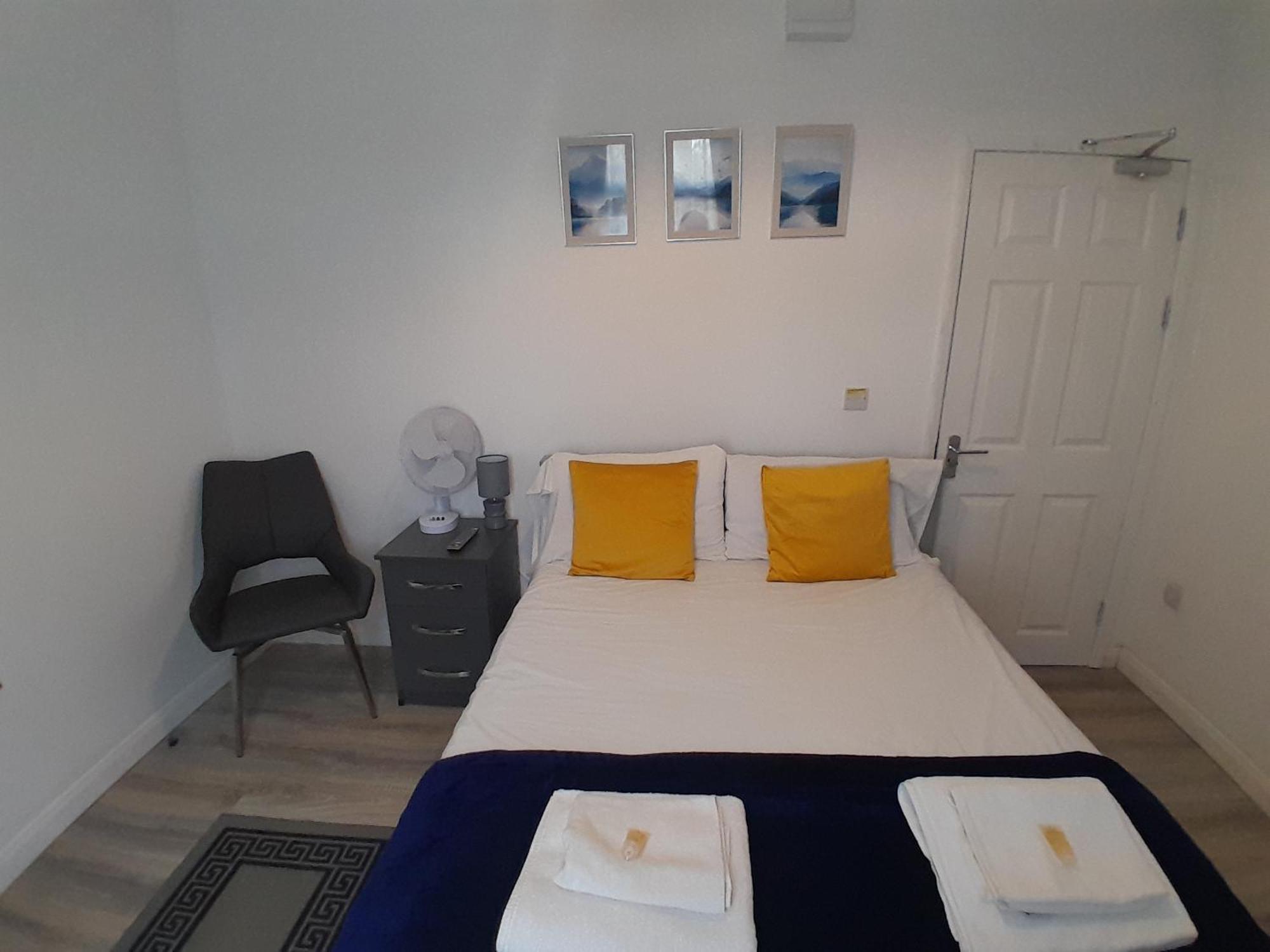 The Broadway Rooms Leicester Bagian luar foto